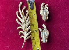Vintage Gold Tone Large Leaf Brooch and Matching Clip On Leaf Earrings Set