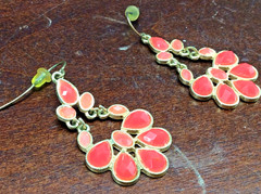 Earrings French Wire Chandelier Floral Acrylic Gold/Peach Stone Vintage