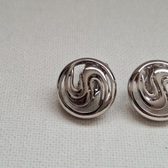 Vintage Unbranded Silvertone Abstract Swirl Openwork Clip-On Earrings