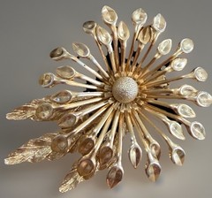 Vintage Gold Tone Floral Starburst Brooch Pin Mid Century Modern Statement 2.5″