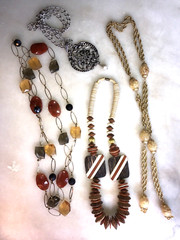 BIG LOT 4 VINTAGE STATEMENT NECKLACES 1970s-1980s-1990s WOOD/METAL/GLASS
