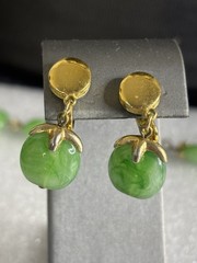 VTG Crown Trifari Marbled Green Lucite Faux Jade Gold Tone Necklace Earrings SET