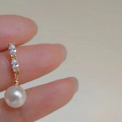 VINTAGE STERLING SILVER AND 14kt GOLD PLATED FRESHWATER PEARL PIERCED EARRINGS