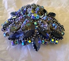 D&E Juliana Lava Glass & Blue AB Rhinestone Brooch/Earring Set Vintage Exquisite