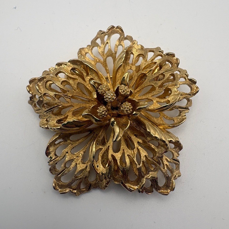Francois Vintage Gold Tone Filigree Flower Brooch Dimensional Floral Pin 2.25″
