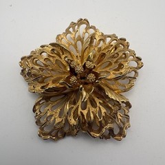 Francois Vintage Gold Tone Filigree Flower Brooch Dimensional Floral Pin 2.25″