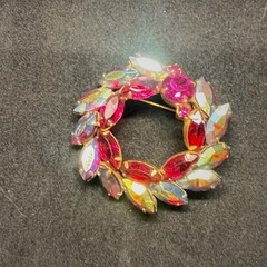 Vintage Pink Aurora Borealis Rhinestone Wreath Brooch Gold Tone Marquise Pin 1.5