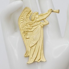Glorious Figural Trumpeting Angel Gold Tone Hallmarked 1989 Vintage Brooch Pin