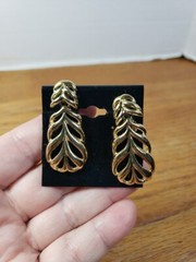 Vintage Trifari Earrings TM Drop Gold Tone Filigree Hinged Clip-on Signed Twice
