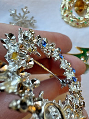 Vtg-now 7PCS Brooch pin LOT Christmas Tree Santa wreath enamel some signed AAi