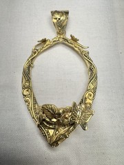 Vintage 1970-80s Heavy Gold Tone Ornate Oval Pendant Victorian Style, Floral