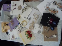 MIXED LOT 14 PAIRS PIERCED EARRINGS DANGLE HUGGIE #5/25