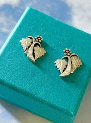Wheelers WMCo Sterling Silver Berries Black Hills Gold Leaf 925 Pierced Earrings