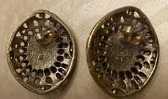 VINTAGE GOLD TONE FAUX PEARL BROOCH PIN with LOVELY MATCHING EARRINGS