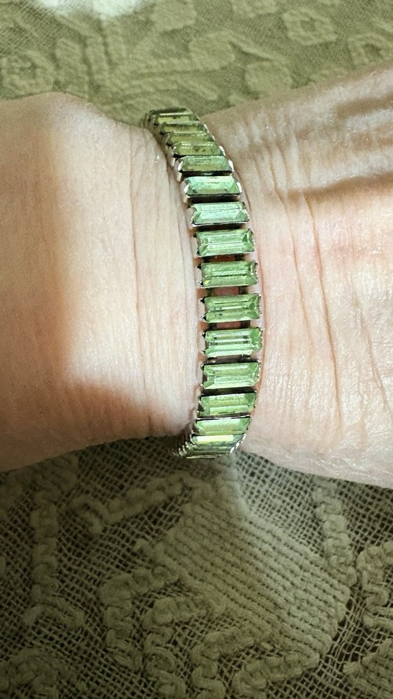 Vintage Pale Green Crystal Bracelet. Delicate Design For Small Wrists 6.75 Inch