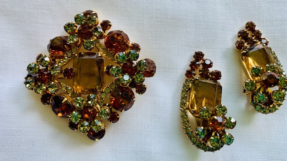 Stunning Juliana Brooch, Earrings – Flower Sets