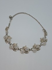 VTG Mid Century Cream Enamel Metal Rhinestone Flower Choker Necklace Goldtone