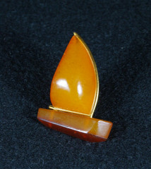 Vintage Soviet Amber Brooch. Sailboat. Kaliningrad. Made in USSR (№1218)