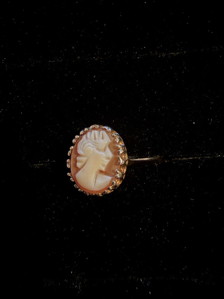 Vintage Oval Cameo Ring Bezel Set 10k Yellow Gold Signed Size 6