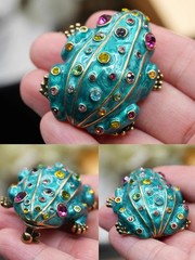 Vintage Blue Rhinestone Bird Brooch Sparkling Crystal Flying Bird Pin