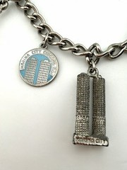 1960’s Chicago Landmark Souvenir Charm Bracelet Silver Tone Illinois History