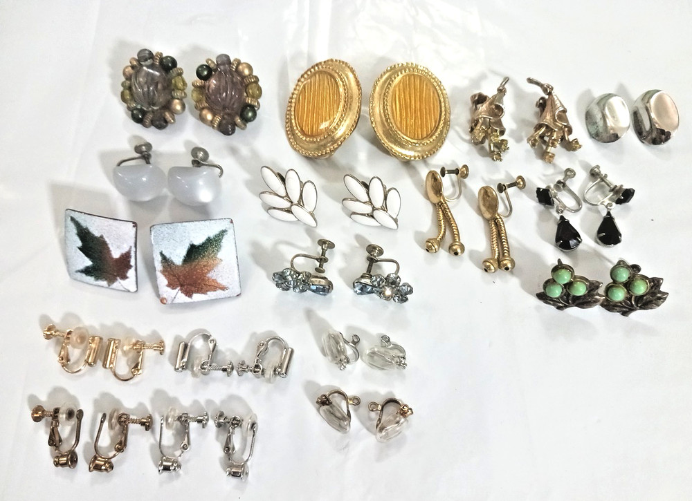 Vintage Clip On earrings and screw on ear rings for non-pierced ears 17 pair lot