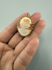 Vintage Carved Shell Cameo Brooch Pendant 1/20 12K GF Lady Portrait Twist Frame