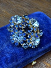 Vintage Blue Brooch Rhinestone Cluster Goldtone Sapphire Light Blue Pin 1.75”