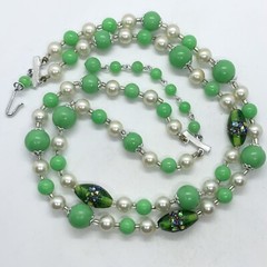 VTG FAUX JADE GREEN LUCITE LAVA OVAL ART GLASS BEAD TWO STRAND NECKLACE JAPAN 15