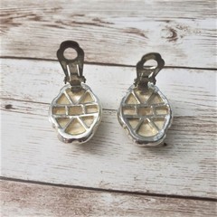 Vintage Clip On Earrings – Oval Cream – 1 & 1/8″ – Unusual