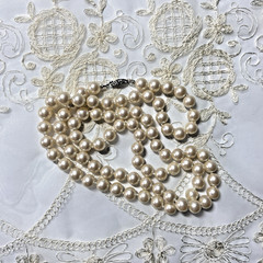 VTG Imitation Beads Strand Fashion Necklace silver tone closure 28in.
