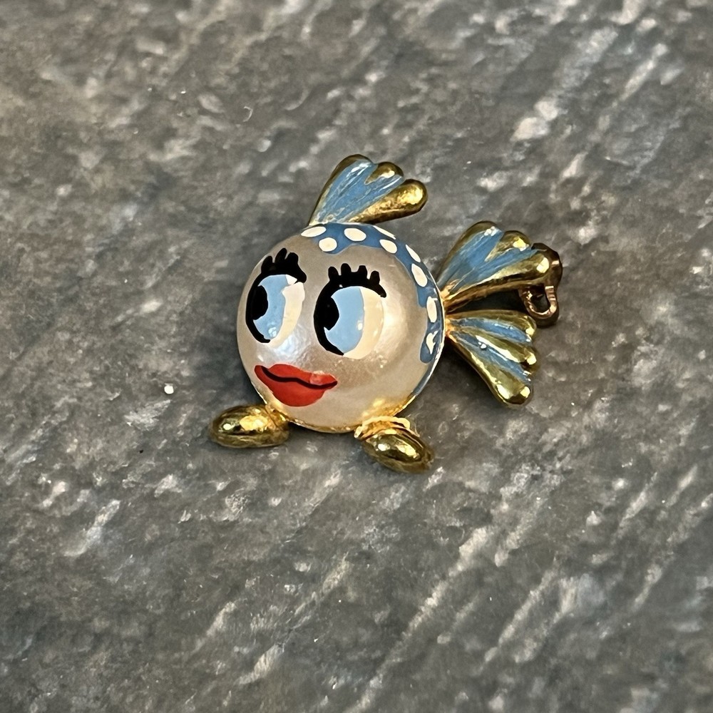 Vintage 1940 Polkadot Kissing Fish Brass Figural Spain Brooch Blue White Red