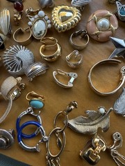 VTG Lot 79 SINGLE Clip-On Gold Tone Earrings Signed Escada Les Bernard Avon