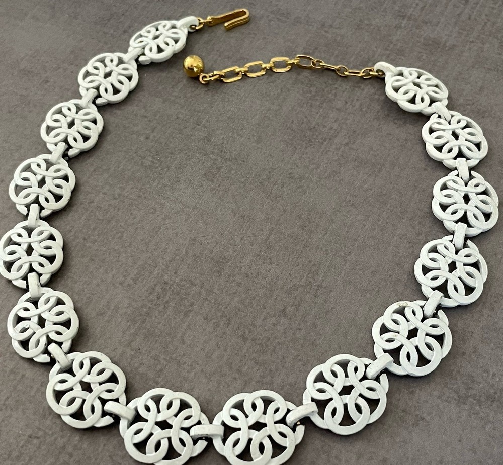 Vintage Trifari White Enamel Choker Necklace Swirl Link Mid Century