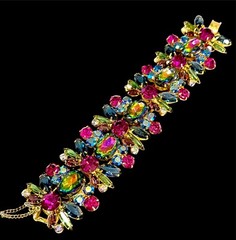1964 JULIANA D&E HELIOTROPE WATERMELON RHINESTONE STATEMENT WIDE BRACELET BOOK