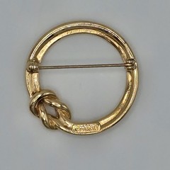 Vtg Monet Gold Tone Circular Knotted Rope Brooch Pin 1.25″