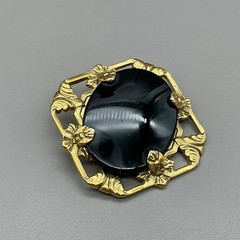 Vintage Brooch Womens Black Gold Tone Oval Faux Onyx Victorian Style 1.75 In