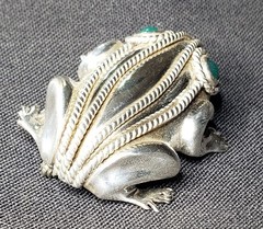 Mexico Sterling Silver Green-Eyed Frog Pin Brooch 18gm
