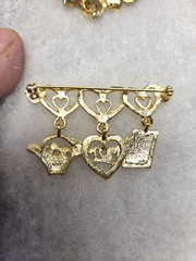 Vtg gold tone triple heart Mom charm Pin