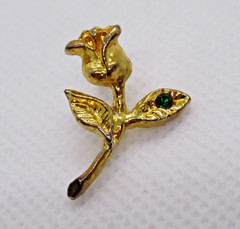 Vintage Gold Tone Rose Lapel Pin Small Flower Design Green Stone Accent