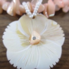 Vintage Shell Necklace Flower Pendant Beach 18 Inch