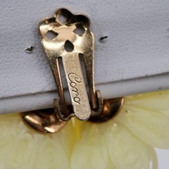 VTG Coro Cream Plastic Filigree Flower AB Rhinestone Clip On Earrings Costume