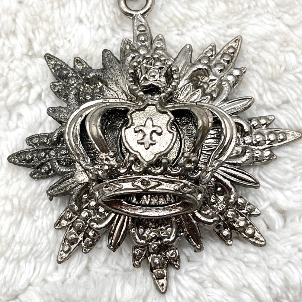 Vintage Chunky Heraldic Necklace Silver Tone Crown Pendant 19″