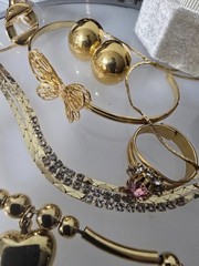 WOW Nice Versatile Vintage/Now Gold Tone Jewelry lot Some Signed