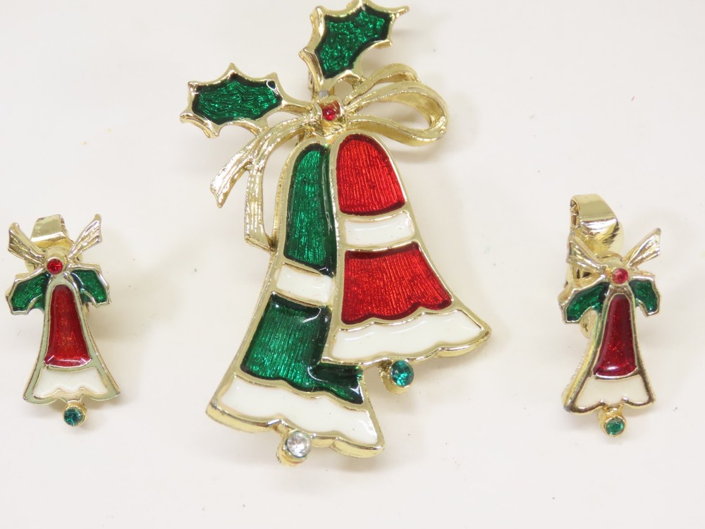 Christmas Bell Cluster Brooch Earring Set Enamel Beatrix Gold Tone VTG D2832