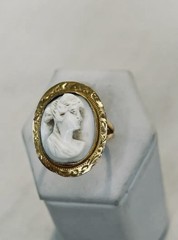 Estate 10K Yellow Gold Cameo Ring Size 6 Hand Carved Shell Lady Portrait 4.7g