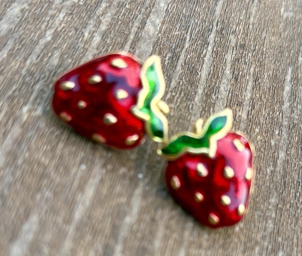 Vintage Avon Strawberry Enamel Stud Earrings Red Gold Tone Cute