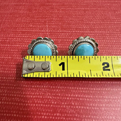 VINTAGE SOUTHWESTERN STYLE STERLING SILVER TURQUOISE SCREW BACK ROUND EARRINGS