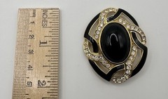 Vintage Trifari Gold Toned Black Enamel Oval Cabochon 2” Brooch Pin 80s-90s