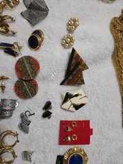 Vintage Earrings For Pierced And Non Pierced Ears. All Have Mates. About 50 Pai